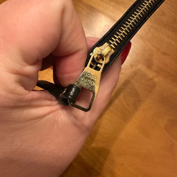 Louis Vuitton Key Pouch - Picture 4 of 5